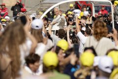 Pastoral visit by His Holiness Pope Leo XIV to Naples: he meets the public in Piazza del Plebiscito, Naples, 8 May 2026.