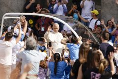 Pastoral visit by His Holiness Pope Leo XIV to Naples: he meets the public in Piazza del Plebiscito, Naples, 8 May 2026.
